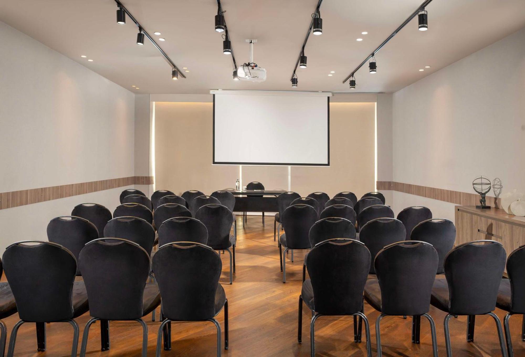 ラディソン ブル ホテル イスタンブール オットメア エクステリア 写真 Meeting room