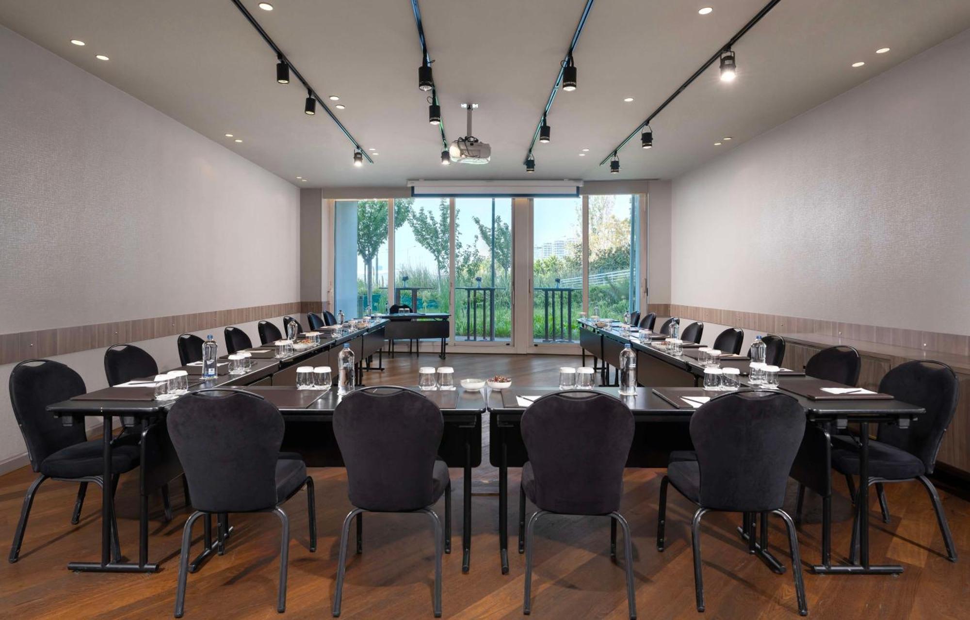 ラディソン ブル ホテル イスタンブール オットメア エクステリア 写真 Meeting room